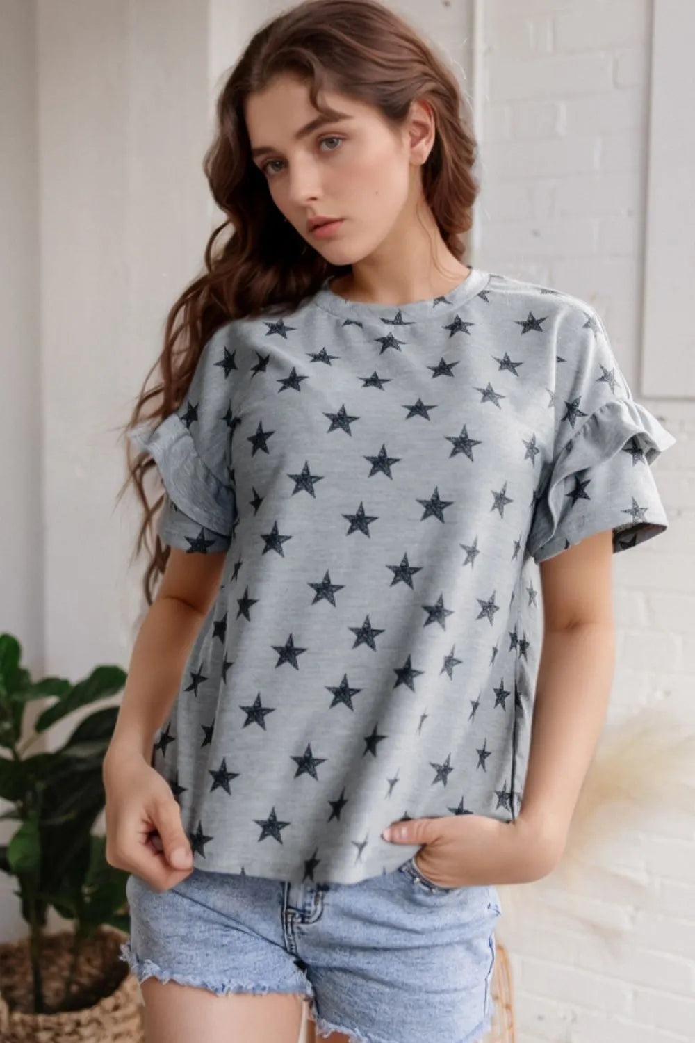 Light gray star print tiered ruffled sleeve crew neck t-shirt