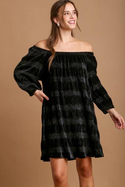 Umgee Off-Shoulder Balloon Sleeve Velvet Mini Dress Black S Mini Dresses