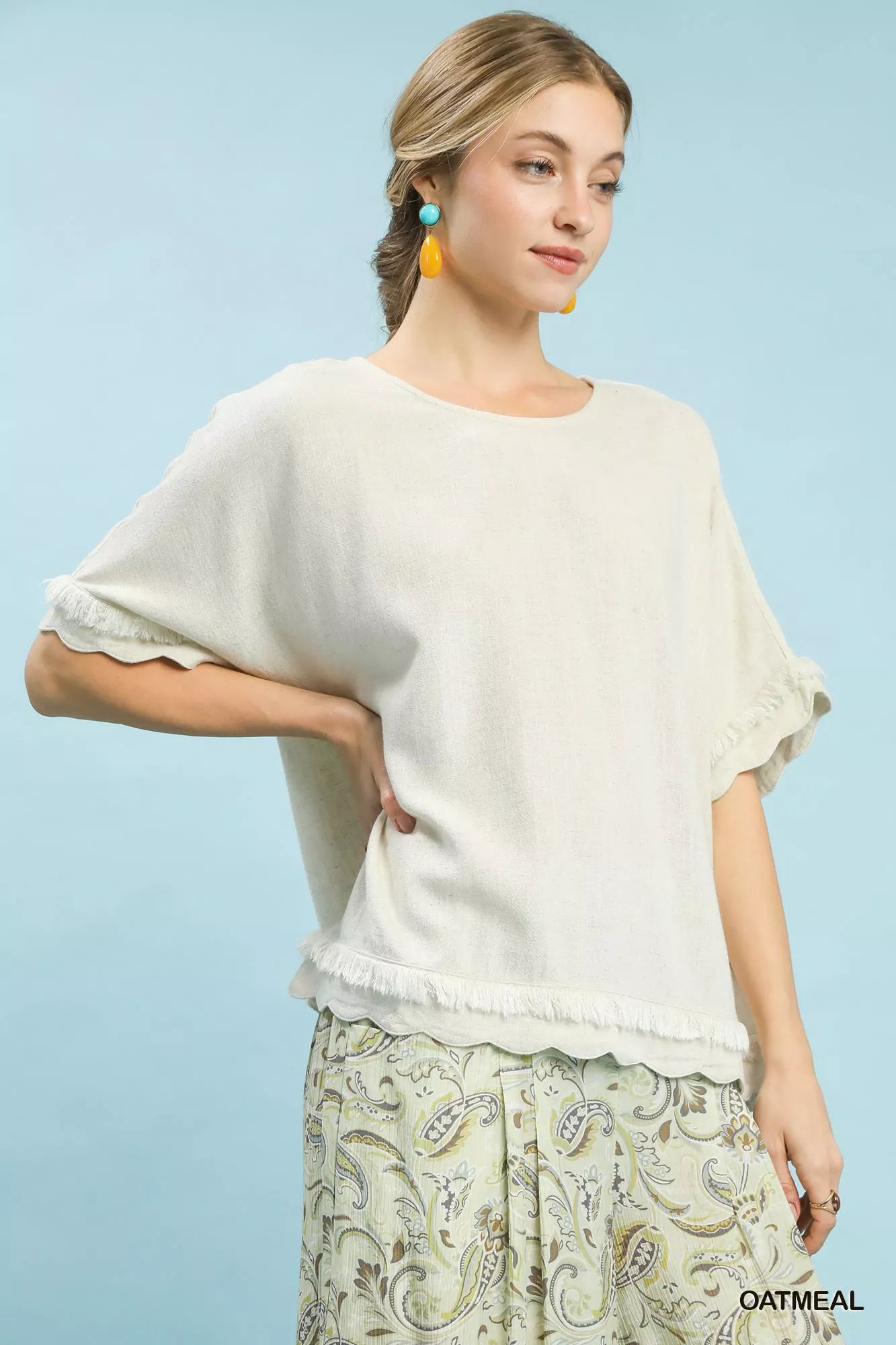 Umgee oatmeal linen top with frayed hem and flutter sleeves