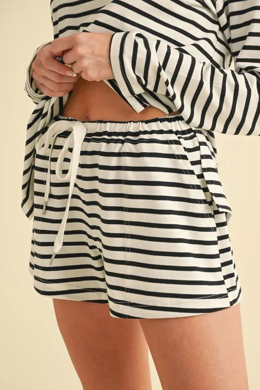 Aemi+Co Drawstring Contrast Striped Shorts BLACK