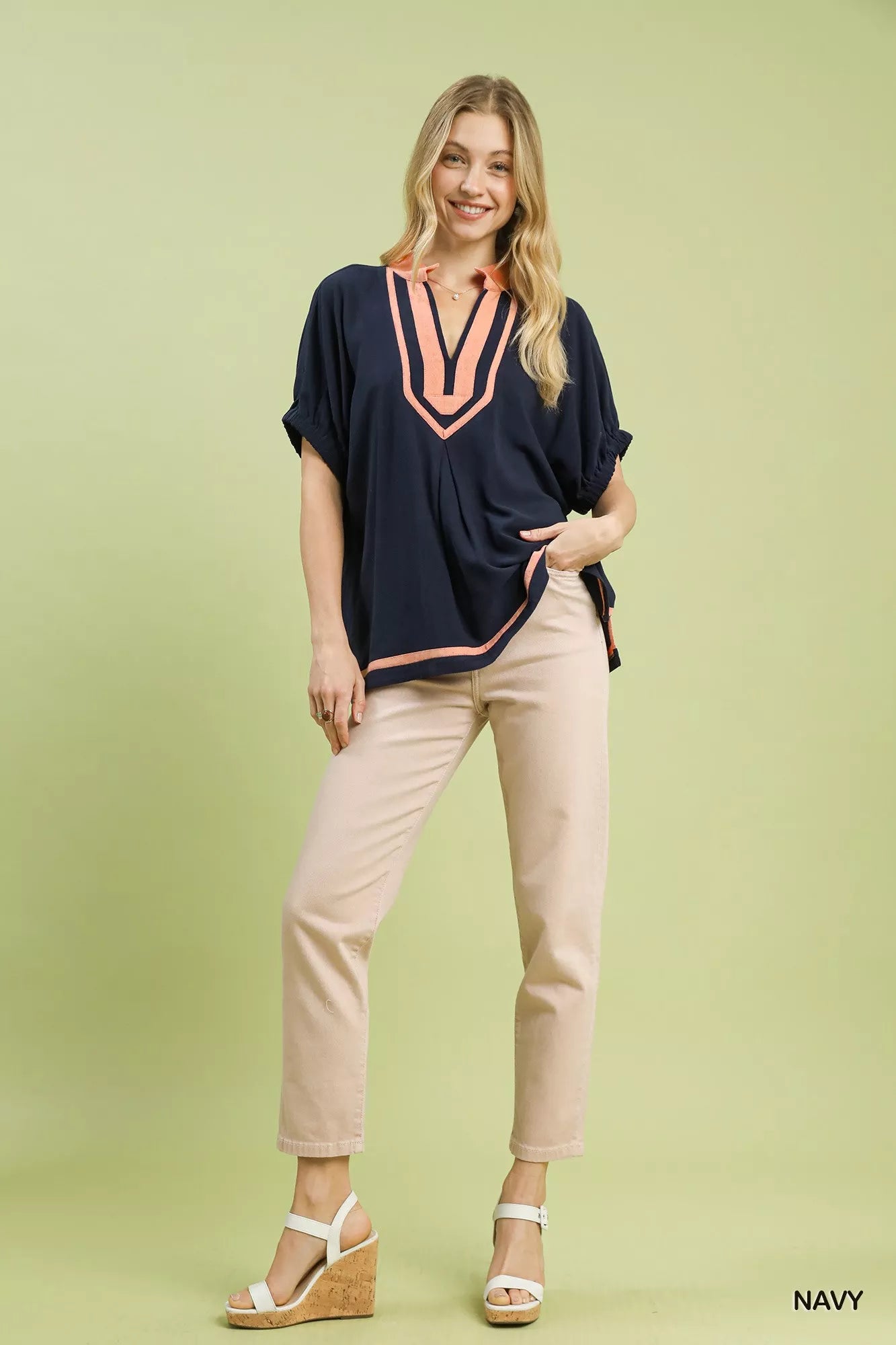 Umgee navy blue linen V-neck blouse with peach trim