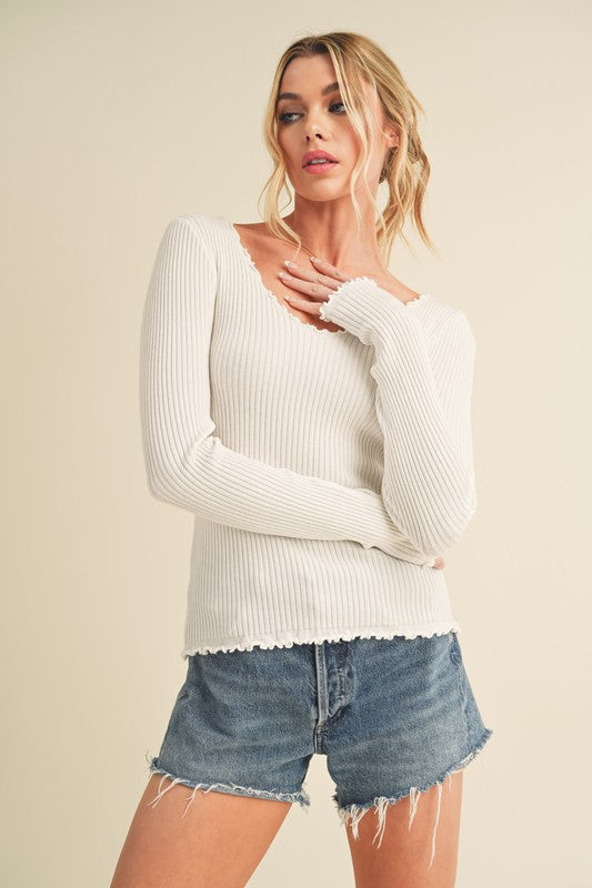 Aemi + Co Lettuce Hem Scoop Neck Long Sleeve Knit Top White Tops