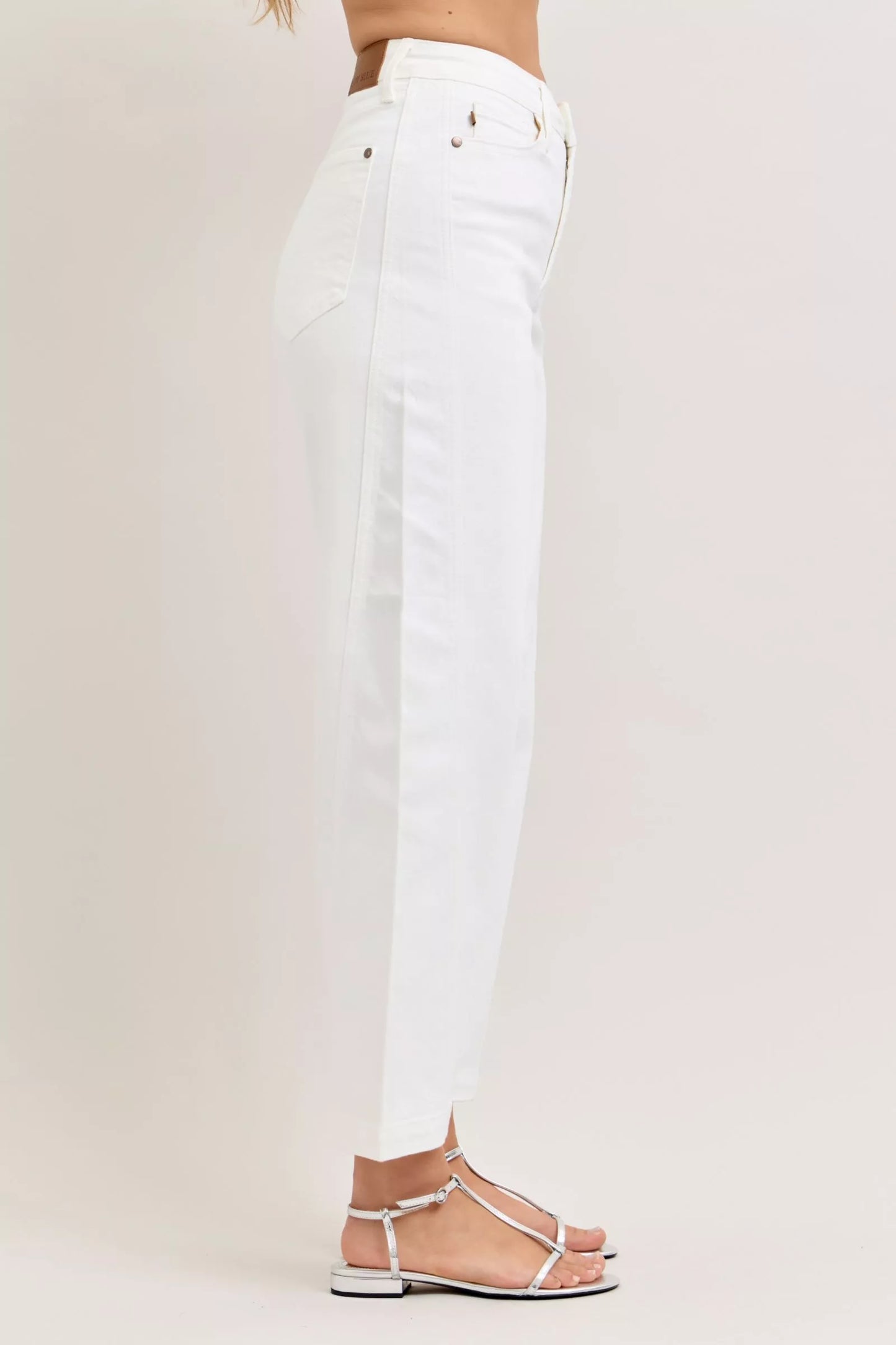 Judy Blue high-waisted rigid magic panel barrel jeans in white