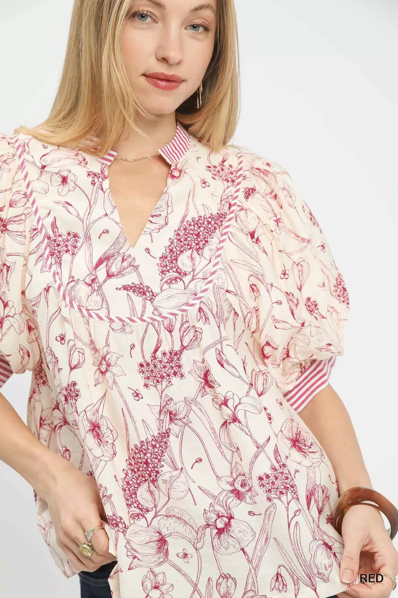 Umgee mixed print puff sleeve split neck top in soft off-white with pink florals