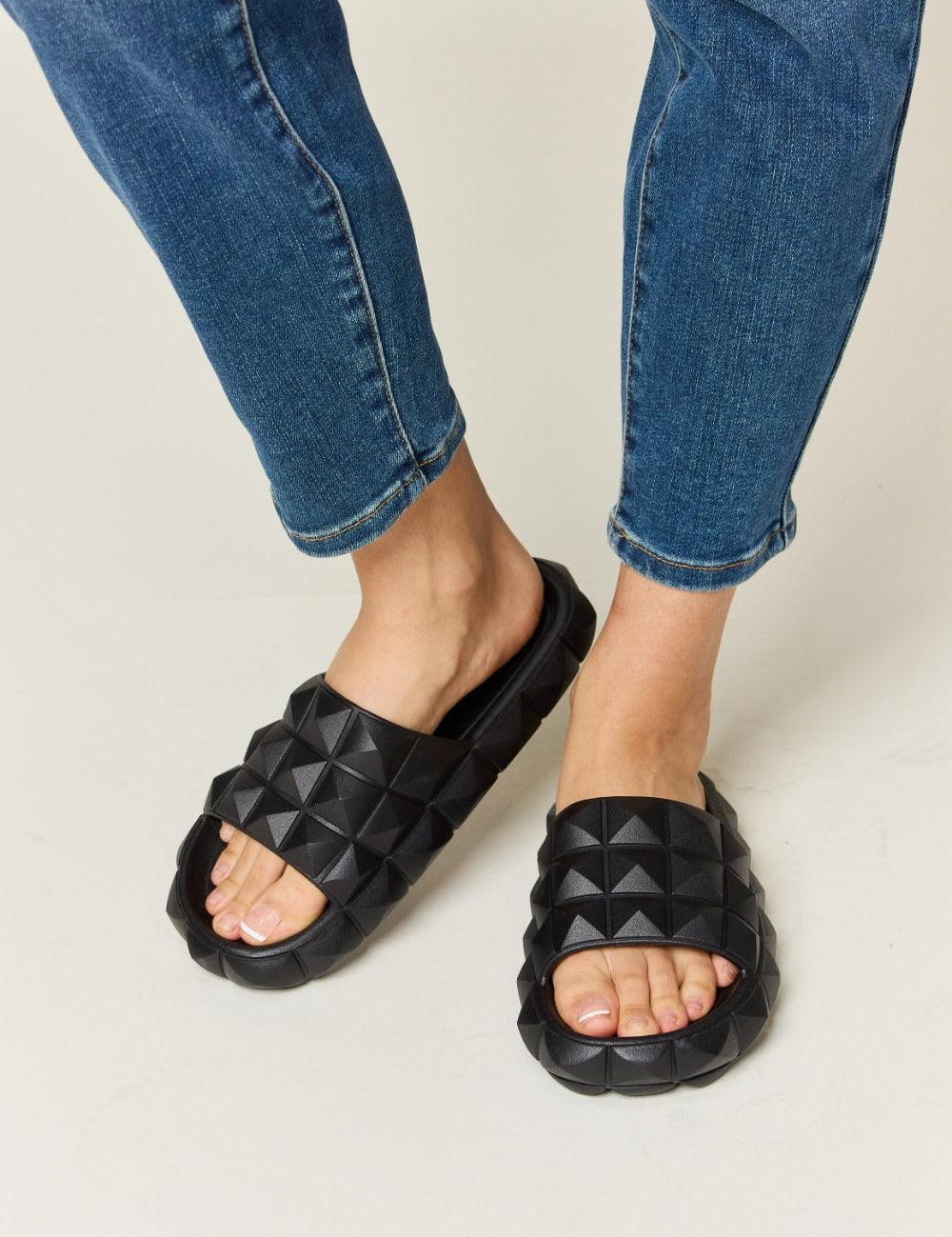 WILD DIVA Pyramid Stud Toe Band Footbed Sandals