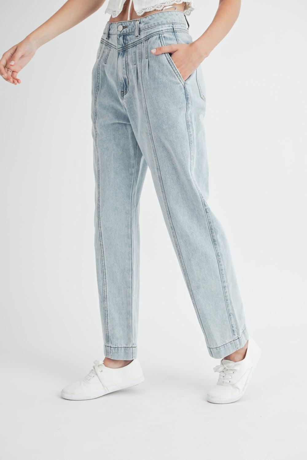 MABLE Pleated Front Detail Straight Jeans Lt Denim Jeans