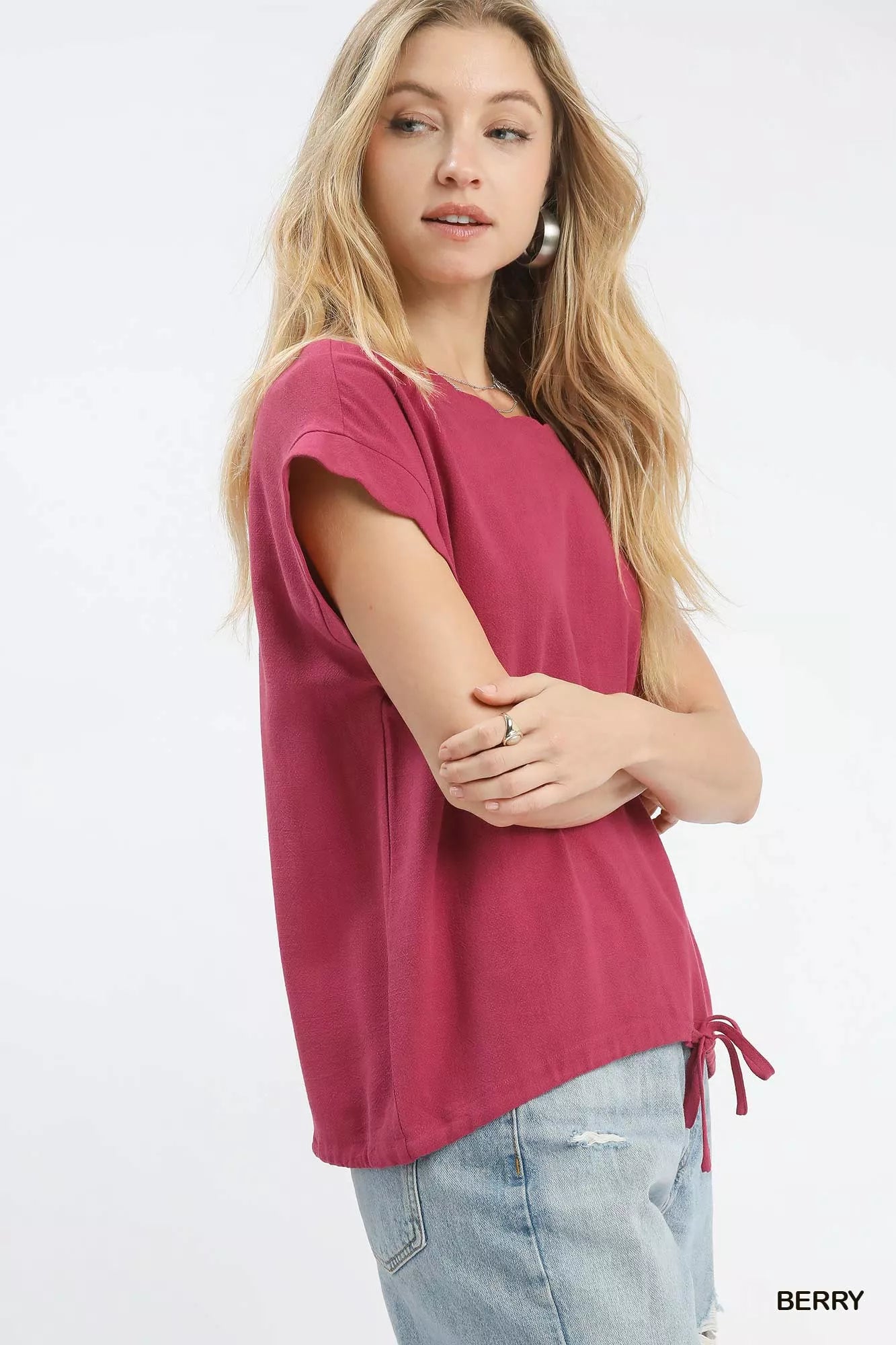 Umgee Linen Scalloped Round Neck Top in soft berry color