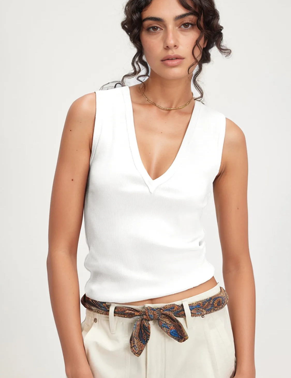 White Solid V-Neck Tank | Tank Tops Daverri Fashions