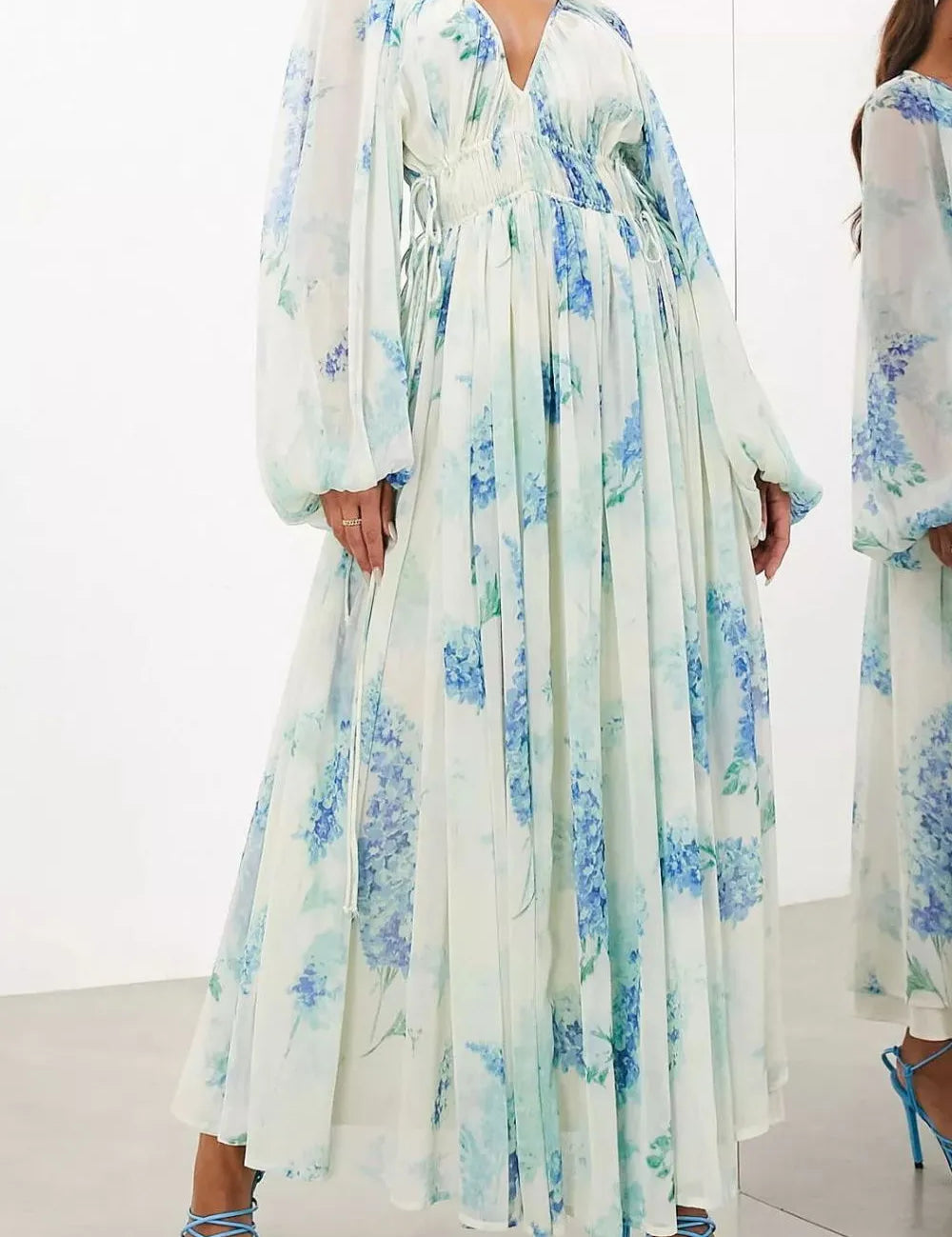 Floral print bohemian maxi dress with balloon sleeves in white and blue