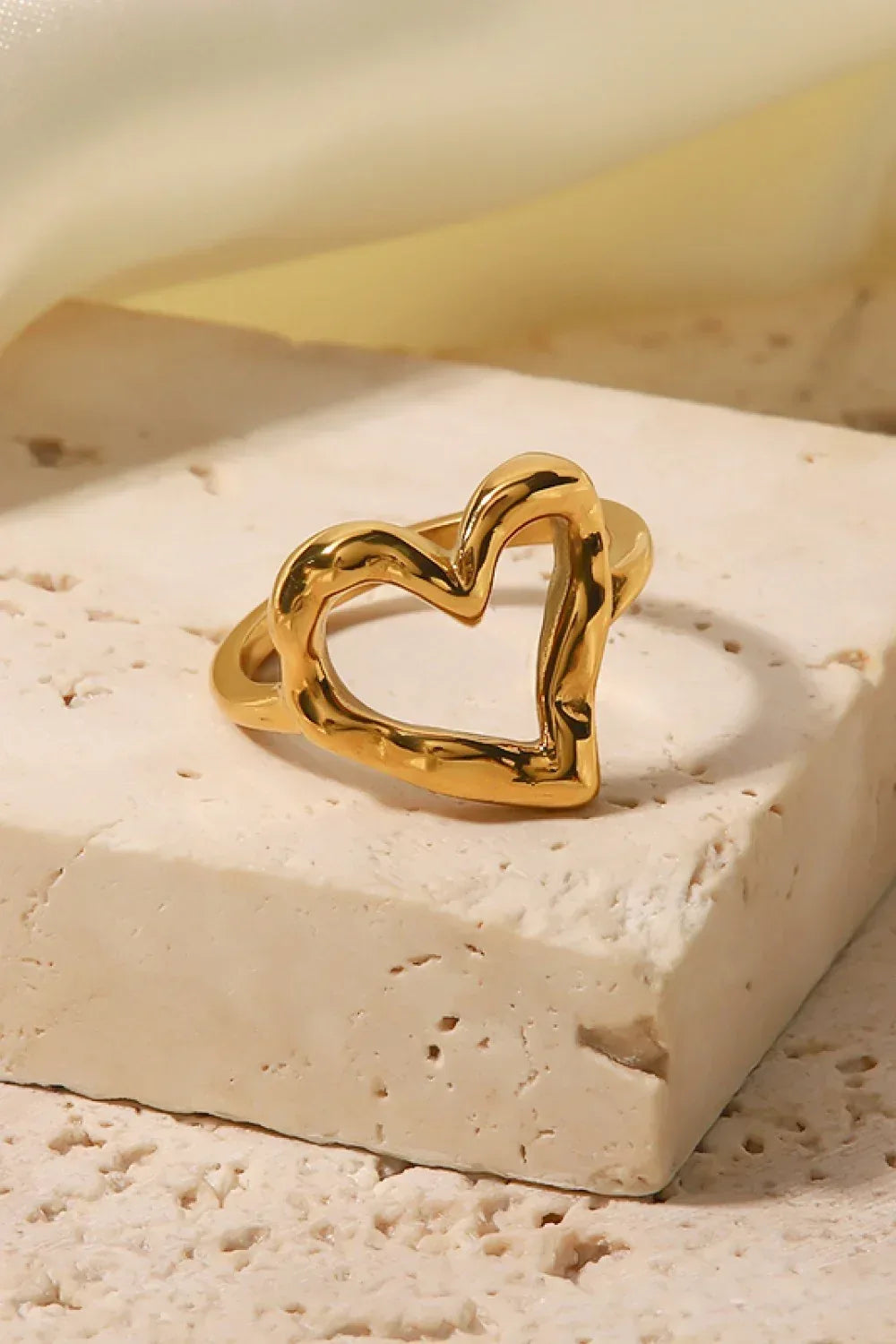 18K Gold Plated Heart-Shaped Ring - DAVERRI FASHIONS