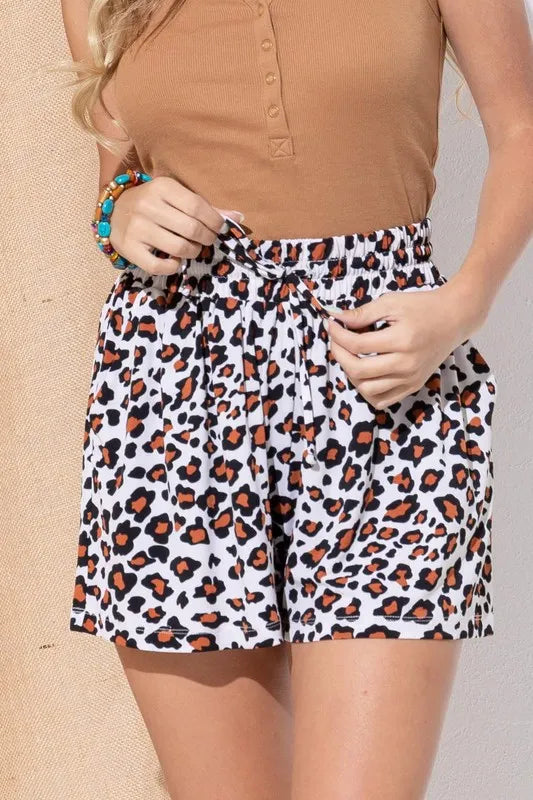 And The Why Wrinkle-free Stretchy Cooling Fabric Shorts LEOPARD L