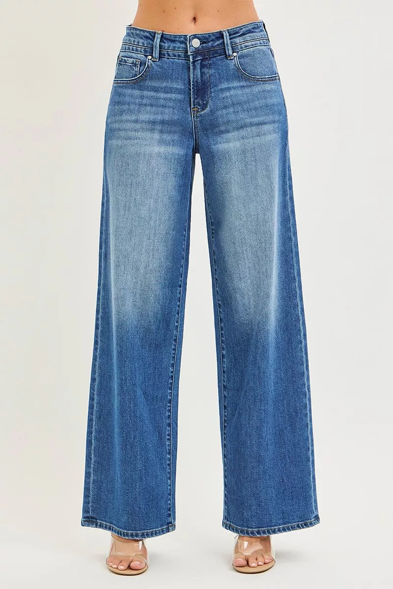 RISEN slouchy baggy jeans in blue denim with five-pocket design and faded wash