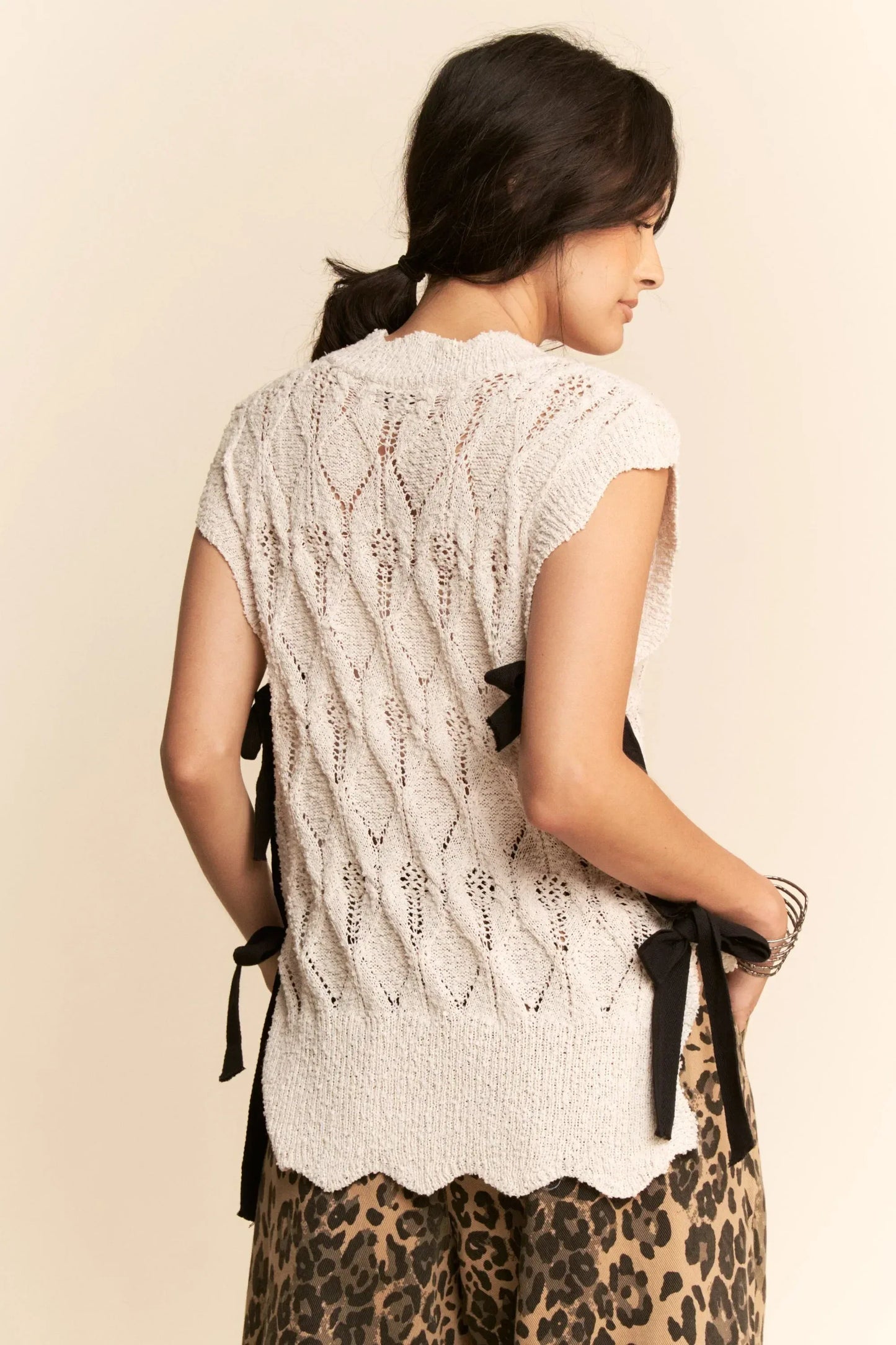 Davi & Dani Ribbon Bow Ties Scalloped Trim Knit Semi Crop Top - DAVERRI FASHIONS