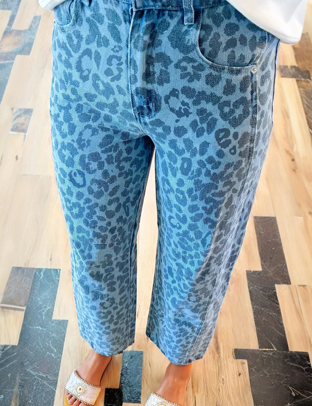 Medium Leopard Print High-Waisted Relaxed Fit Jeans | Jeans Daverri Fashions