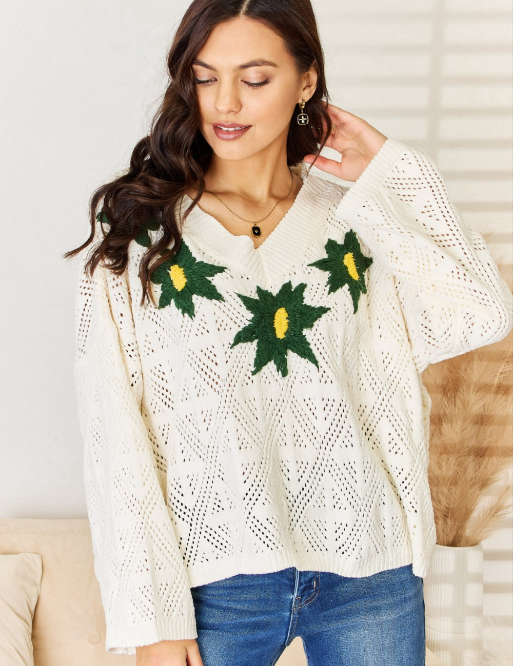 POL Floral Embroidered Pattern V-Neck Sweater Cream M