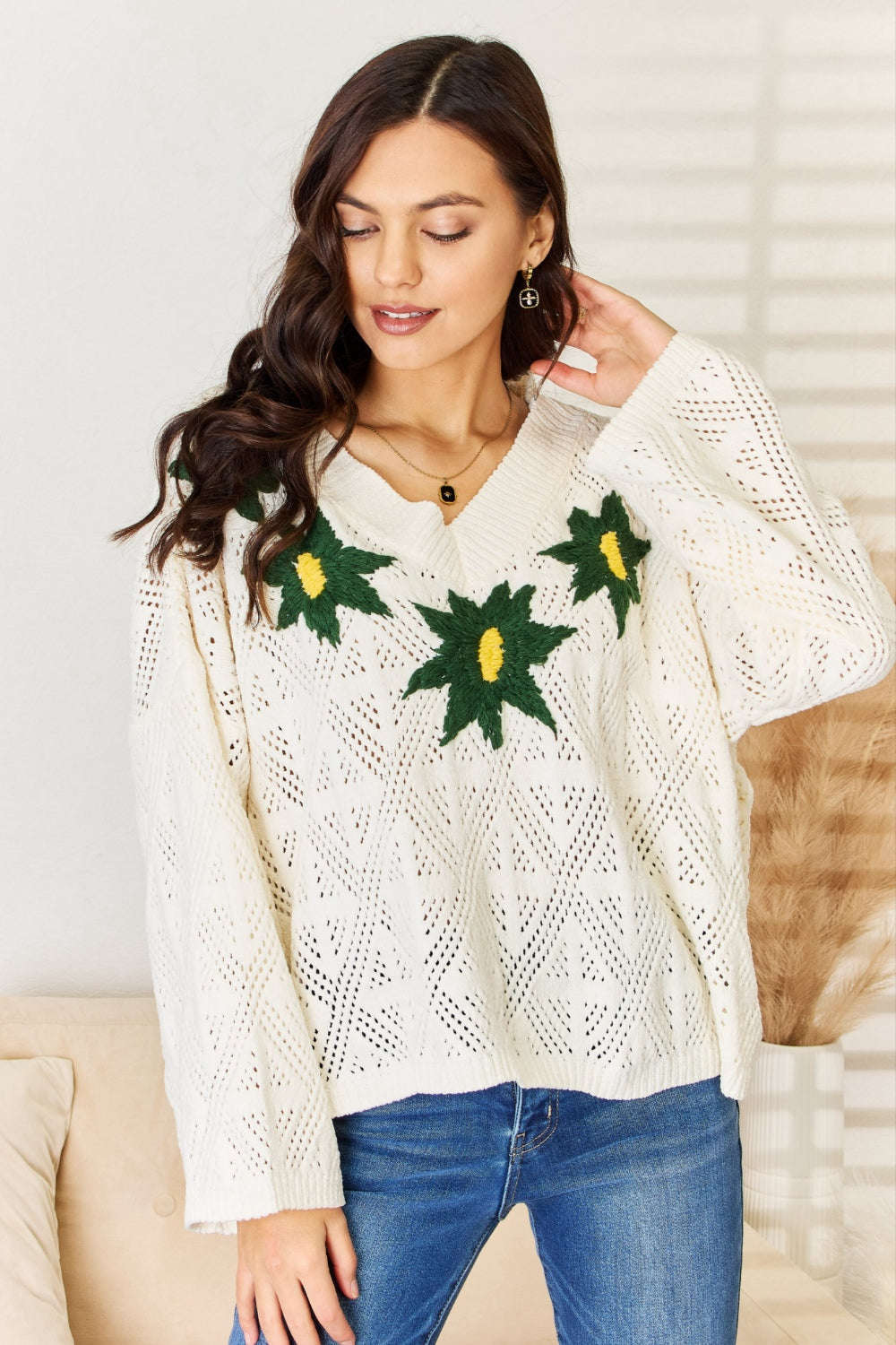 POL Floral Embroidered Pattern V-Neck Sweater Cream M