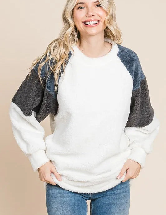 Culture Code Color Block Faux Fur Raglan Sleeve Sweatshirt | Sweatshirts Daverri Fashions