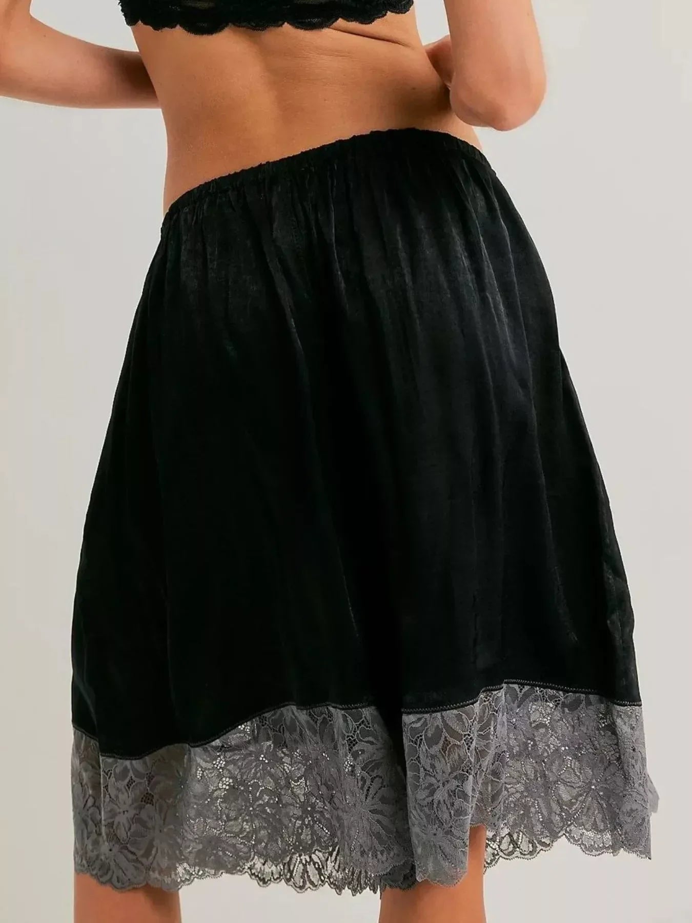 Lace Detail Shorts - DAVERRI FASHIONS