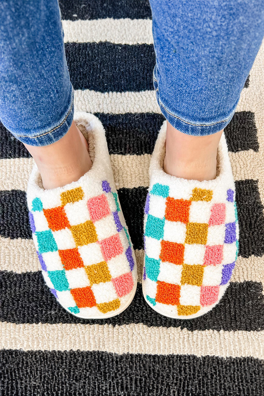 White White Vibrant Checkered Plush Thermal Slippers | Slippers Daverri Fashions
