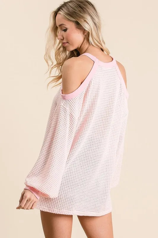 BiBi Popcorn waffle top in soft off-white with pink trim and cold shoulder cutouts