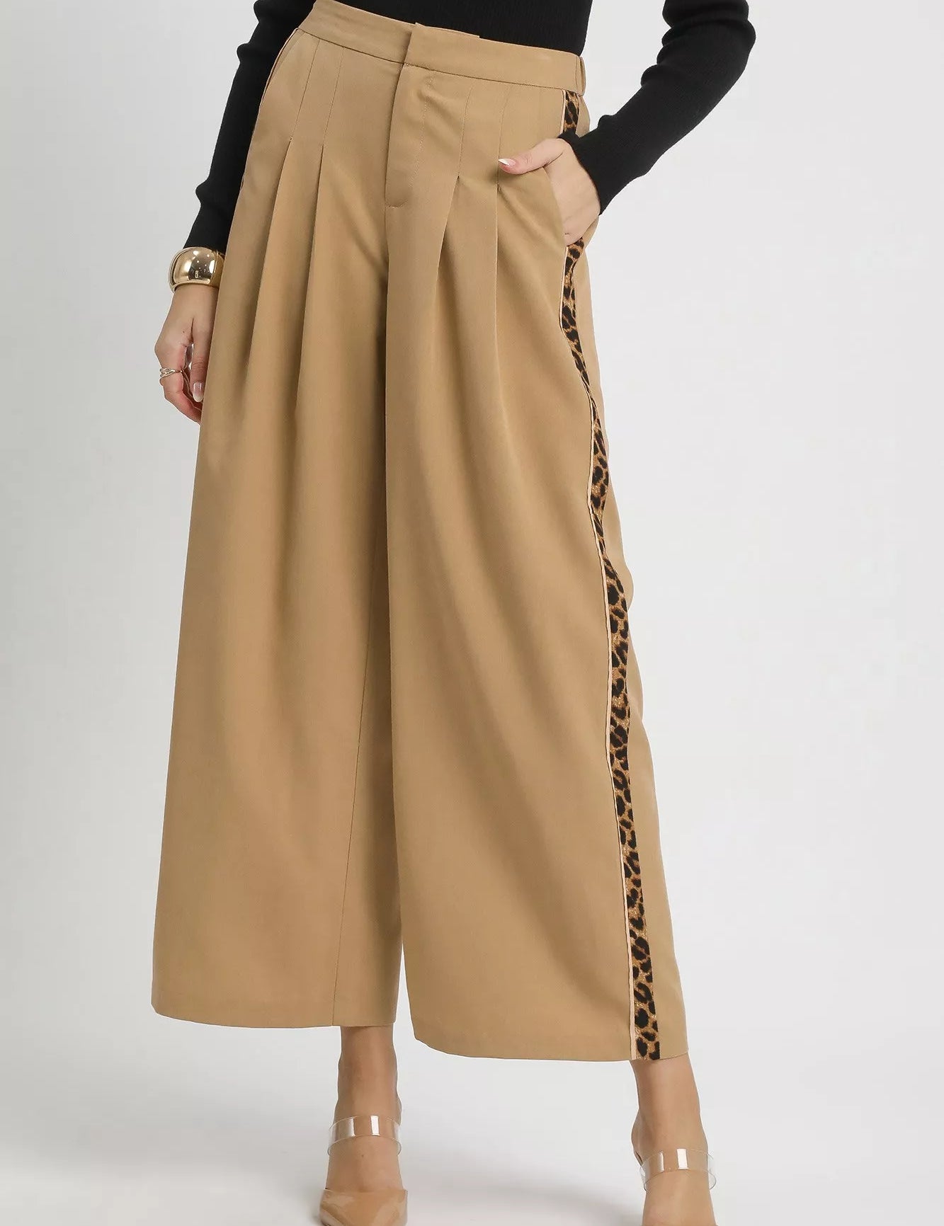 LATTE Umgee Front Pleated Wide-Leg Pants with Contrast Trim | Pants Daverri Fashions