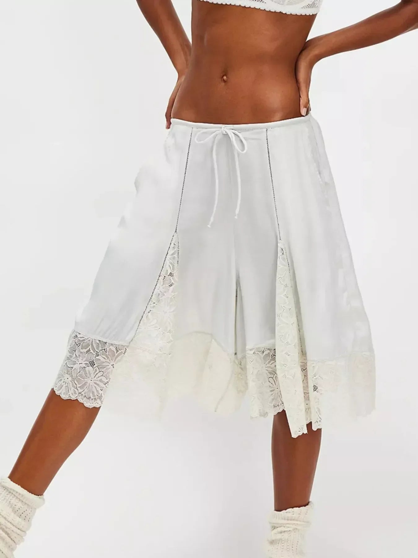 Lace Detail Shorts - DAVERRI FASHIONS