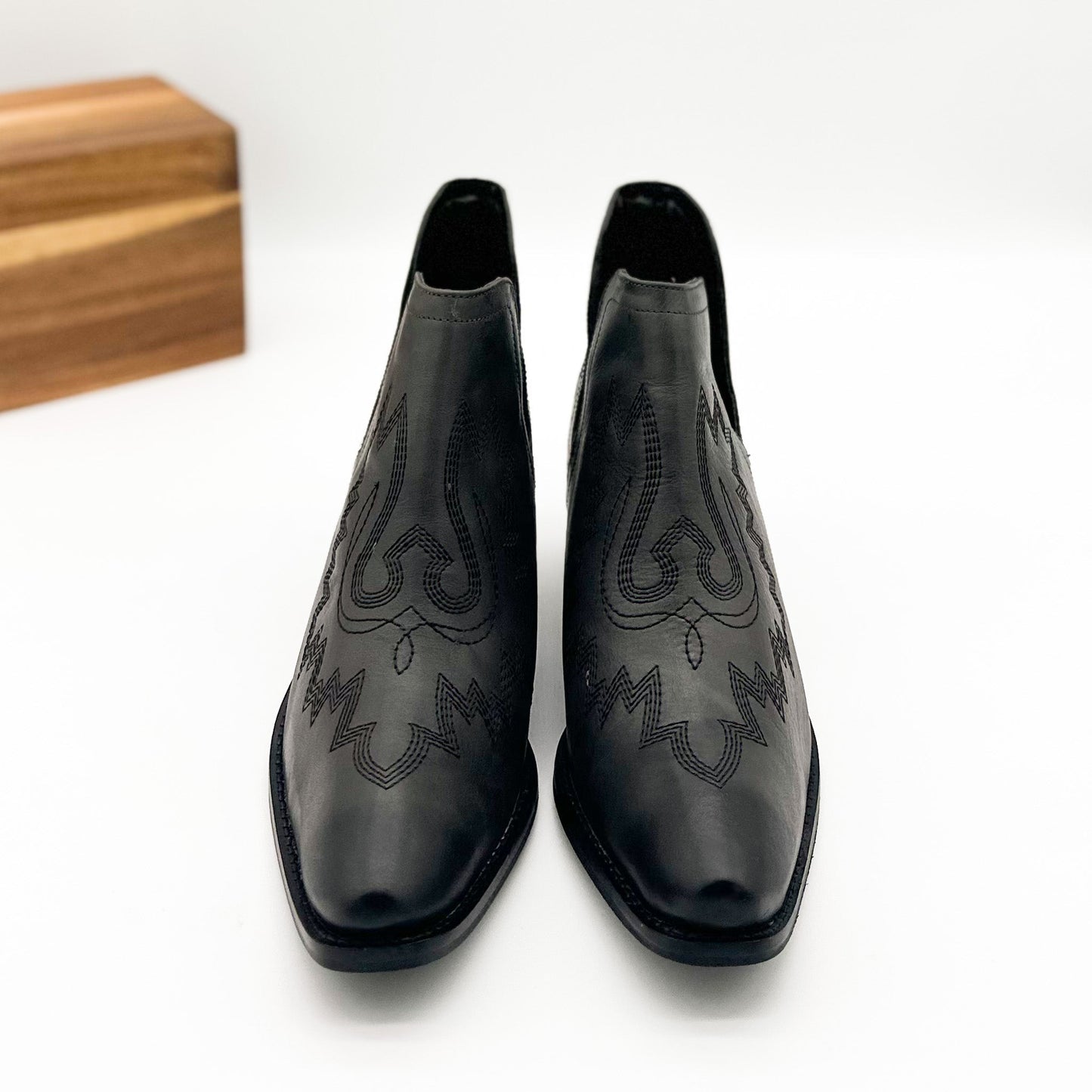Black Kickin Booties leather Chelsea boots with stitched designs