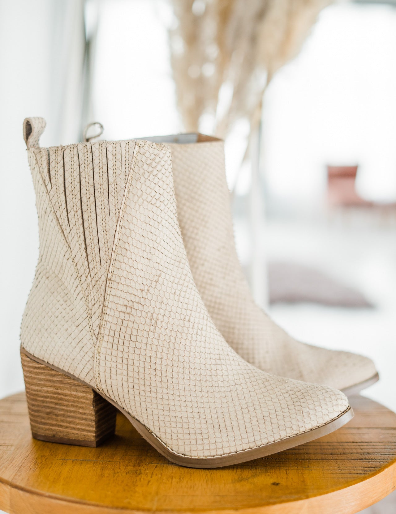 Taris Ankle Boot in Cream Shoes