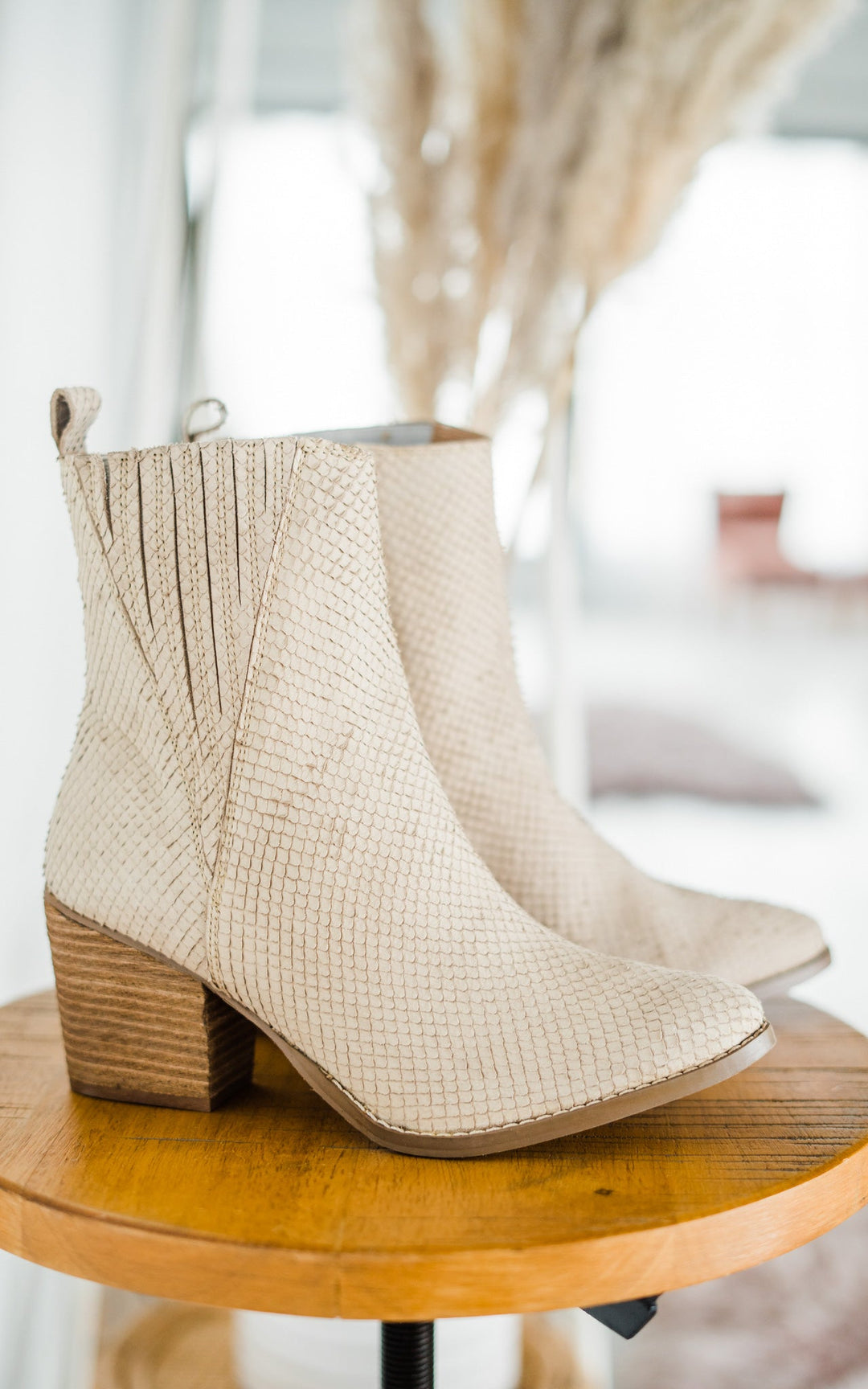 Taris Ankle Boot in Cream Shoes