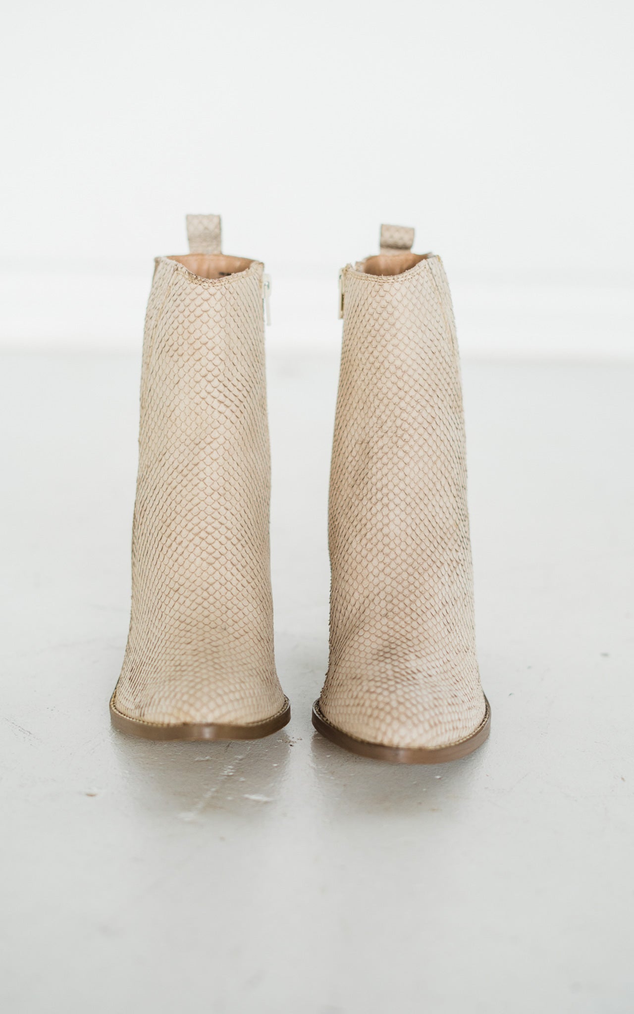 Taris Ankle Boot in Cream Shoes