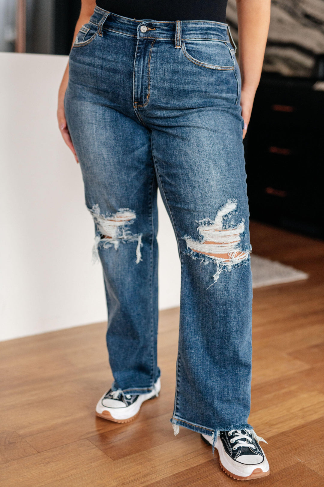 Rose High Rise 90's Straight Jeans in Dark Wash Jeans