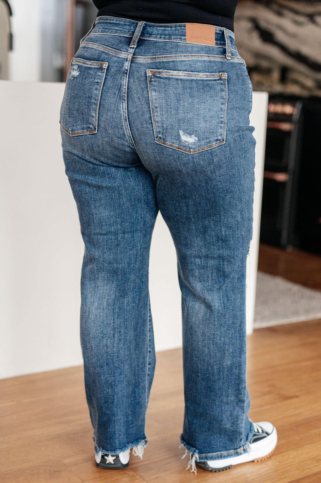 Rose High Rise 90's Straight Jeans in Dark Wash Jeans